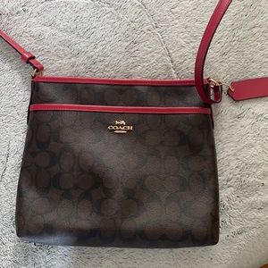 COACH SIGNATURE CROSSBODY RED AND DARK BROWN
